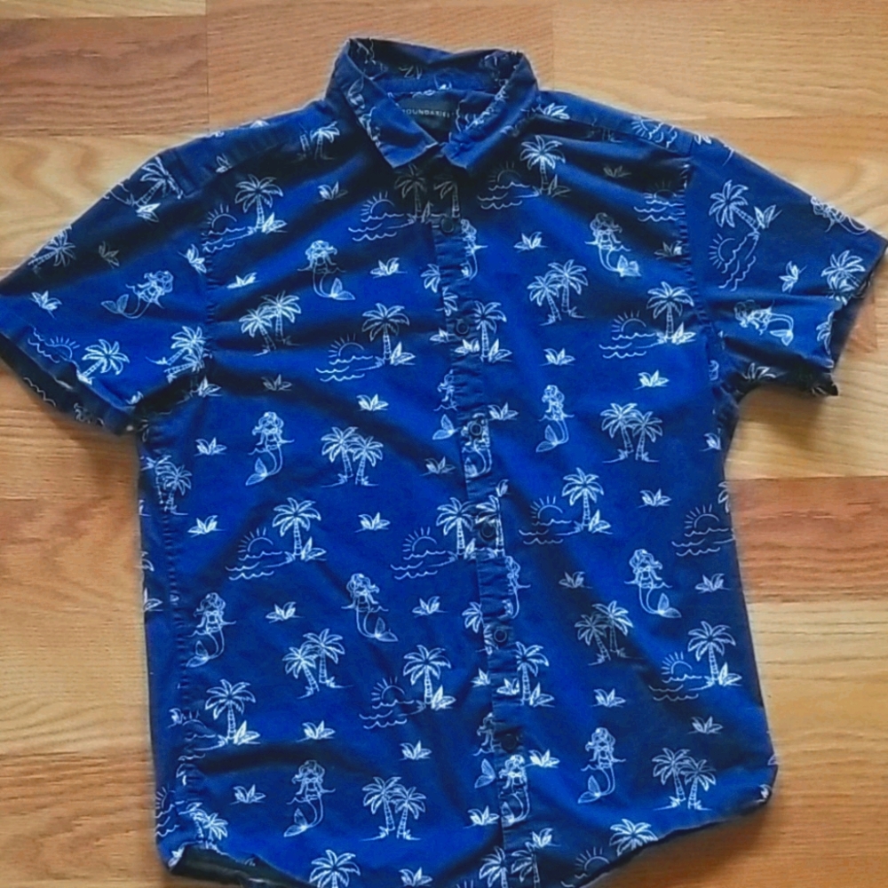 Blue No bourdries button down shirt